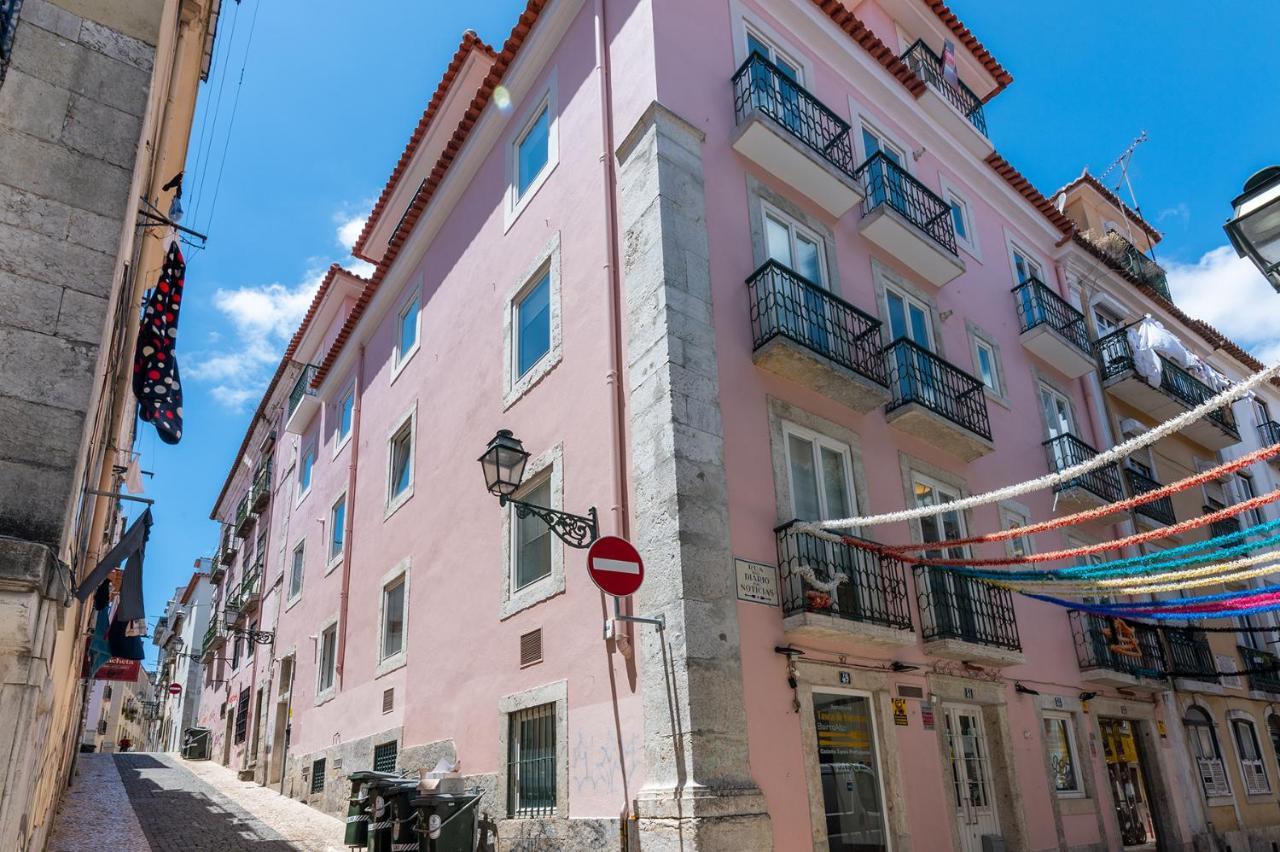 Portas Do Bairro * Lisbon